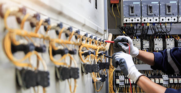 Professional Electrician technician working in Columbus, KS
